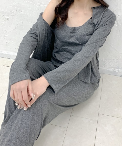 Teem Store(チームストア)の「【カップ付/3点セット】 ベーシックルームウェア パジャマ/セットアップ/キャミソール トップス パンツ 冷房対策(ルームウェア/パジャマ・レディース・ピンク/ライトグレー/チャコール・L/M)」の11枚目の写真
