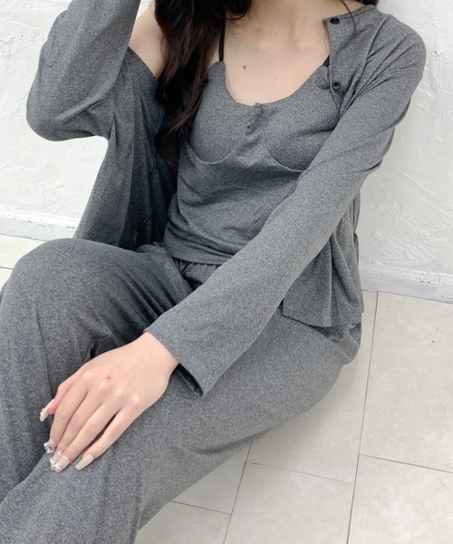 Teem Store(チームストア)の「【カップ付/3点セット】 ベーシックルームウェア パジャマ/セットアップ/キャミソール トップス パンツ 冷房対策(ルームウェア/パジャマ・レディース・ピンク/ライトグレー/チャコール・L/M)」の12枚目の写真