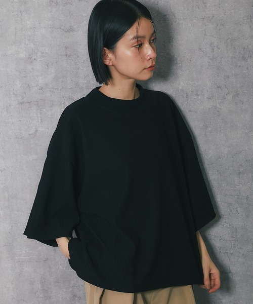 ANOTHER S(アナザーエス)の「モックネック半袖トップス(Tシャツ/カットソー・レディース・アイボリー/ブラック・M)」の2枚目の写真