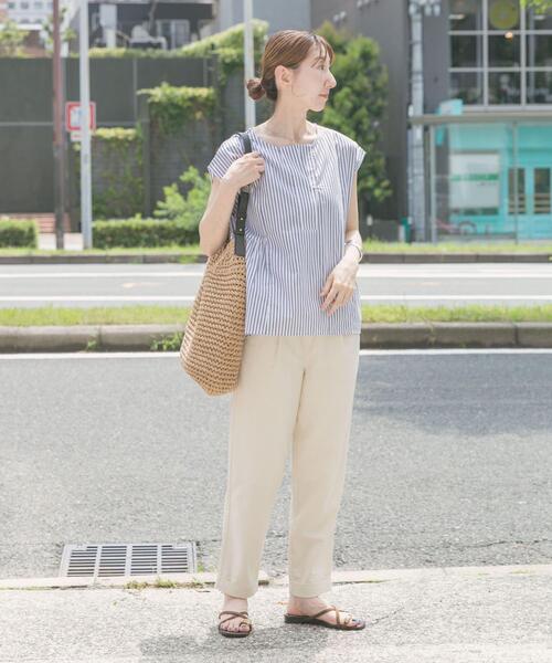 ITEMS URBANRESEARCH（アイテムズ アーバンリサーチ）の「リネン混イージーパンツ（その他パンツ・レディース・モカ/ブルー/ライトベージュ・MEDIUM/SMALL）」の8枚目の写真