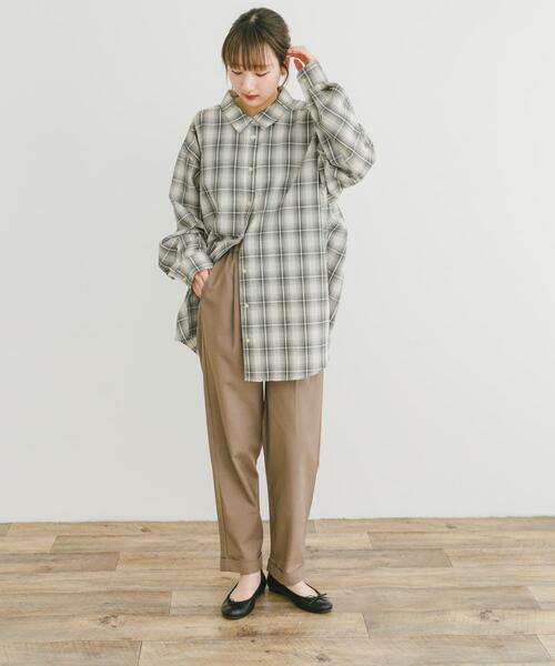 ITEMS URBANRESEARCH（アイテムズ アーバンリサーチ）の「リネン混イージーパンツ（その他パンツ・レディース・モカ/ブルー/ライトベージュ・MEDIUM/SMALL）」の17枚目の写真