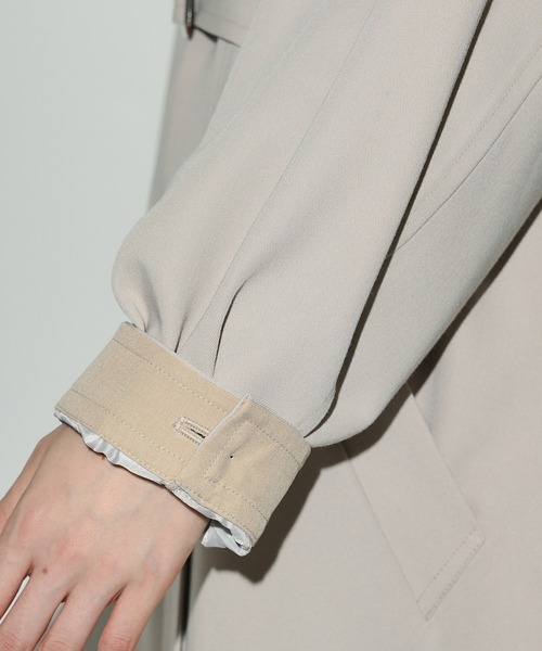 PUBLIC TOKYO（パブリックトウキョウ）の「シックオーバーラップコート（トレンチコート・レディース・アイボリー/ベージュ/ダークグレー・1/2）」の15枚目の写真