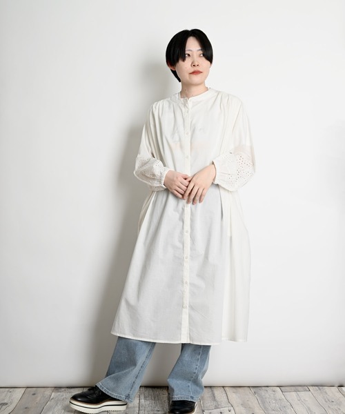 MARAI(マーライ)の「インドコットン シフリー刺繍 コットンワンピース 2WAY(シャツワンピース・レディース・ホワイト/カーキ/チャコール・フリー)」の7枚目の写真