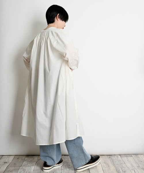 MARAI(マーライ)の「インドコットン シフリー刺繍 コットンワンピース 2WAY(シャツワンピース・レディース・ホワイト/カーキ/チャコール・フリー)」の10枚目の写真