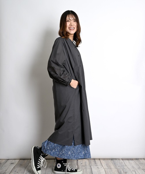 MARAI(マーライ)の「インドコットン シフリー刺繍 コットンワンピース 2WAY(シャツワンピース・レディース・ホワイト/カーキ/チャコール・フリー)」の12枚目の写真