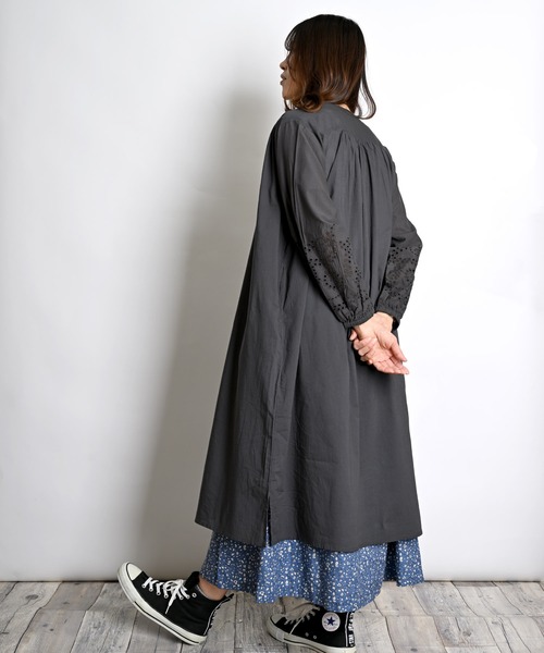 MARAI(マーライ)の「インドコットン シフリー刺繍 コットンワンピース 2WAY(シャツワンピース・レディース・ホワイト/カーキ/チャコール・フリー)」の14枚目の写真