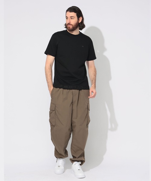 1piu1uguale3 RELAX(ウノピュウノウグァーレトレリラックス)の「1PIU1UGUALE3 RELAX (ウノ ピュ ウノ ウグァーレ トレ リラックス) 別注 裾&バックロゴ クルーネック 半袖 Tシャツ 1PRUST25119SZ(Tシャツ/カットソー・メンズ・ホワイト/ブラック・S/M/L/LL/2XL)」の11枚目の写真