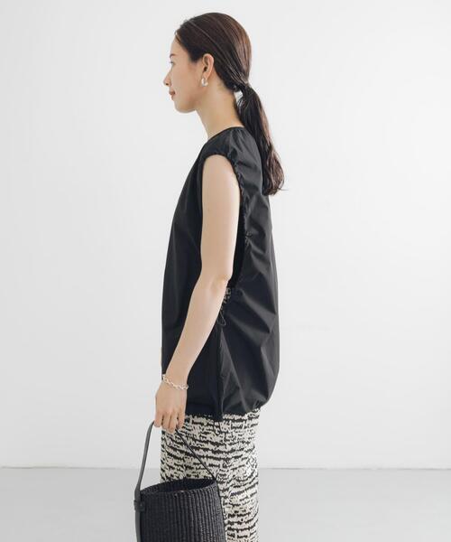 URBAN RESEARCH（アーバンリサーチ）の「『2サイズ展開』『UVカット』Swim URBAN RESEARCH　スイムドロストノースリーブ（水着・レディース・ブラウン/ブラック・SMALL/MEDIUM）」の15枚目の写真