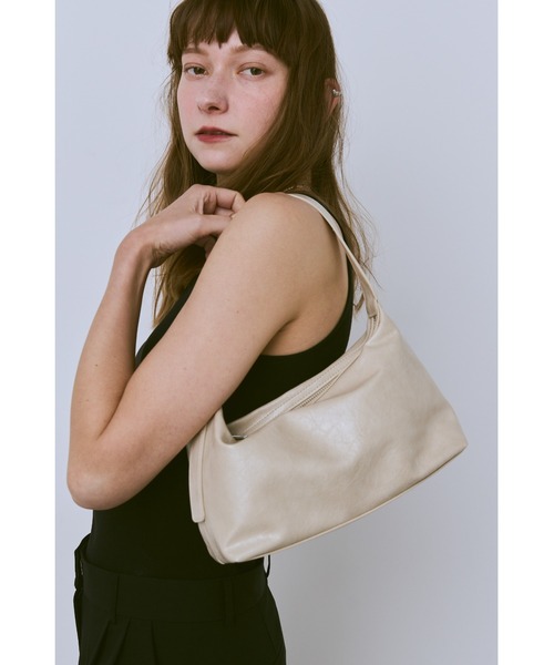 un/neu（アンノイ）の「ソフトフェイクレザーワンハンドルミニバッグ/ ペットボトル収納可能 / ショルダーバッグ / 軽量（ショルダーバッグ・レディース・アイボリー/ブラック/ブラウン・FREE）」の20枚目の写真