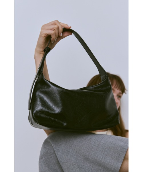 un/neu（アンノイ）の「ソフトフェイクレザーワンハンドルミニバッグ/ ペットボトル収納可能 / ショルダーバッグ / 軽量（ショルダーバッグ・レディース・アイボリー/ブラック/ブラウン・FREE）」の10枚目の写真