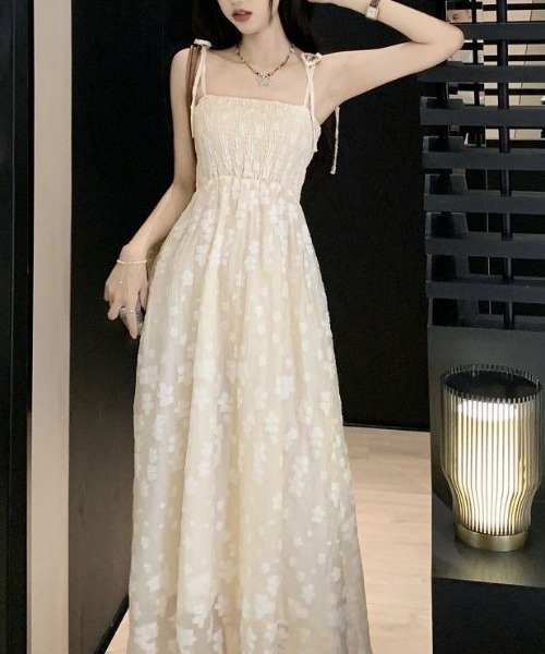 gossip！ロサンゼルス（ゴシップロサンゼルス）の「リボンフェミニンロングキャミワンピース（ワンピース・レディース・オフホワイト・S/M）」の5枚目の写真