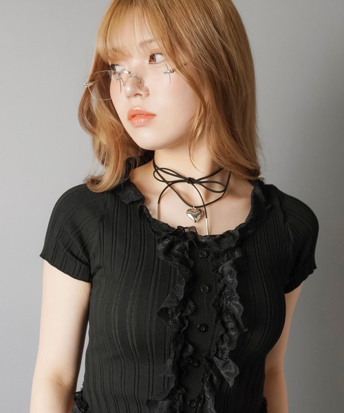 SPINNS（スピンズ）の「スエードチョーカー/ハート（チョーカー・レディース・ブラック・ONESIZE）」の4枚目の写真