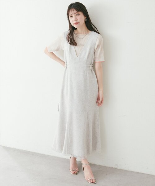natural couture(ナチュラルクチュール)の「サイドベルトデザインジャンスカ(ジャンパースカート・レディース・オフホワイト/ブラック/ブラウン/グレー・FREE)」の9枚目の写真