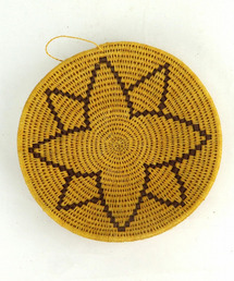 UNBILLION（アンビリオン）の「アフリカンスクエアー AFRICANSQUARE / マスビンゴサイザルバスケット 中 アソート（収納グッズ）」