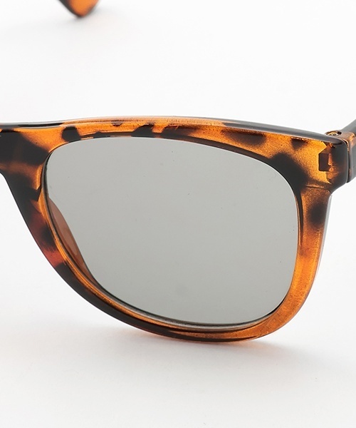 petit main（プティマイン）の「ウェリントン風ファッショングラス（サングラス・キッズ・カラフル/ブラック・F）」の6枚目の写真