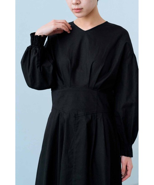 IEDIT（イディット）の「ＩＥＤＩＴ　きくちあつこさんコラボ　コットンリネンのヴィンテージ風ワンピース（ワンピース・レディース・ブラック/ライトベージュ・MP/M/L/LL/3L）」の5枚目の写真