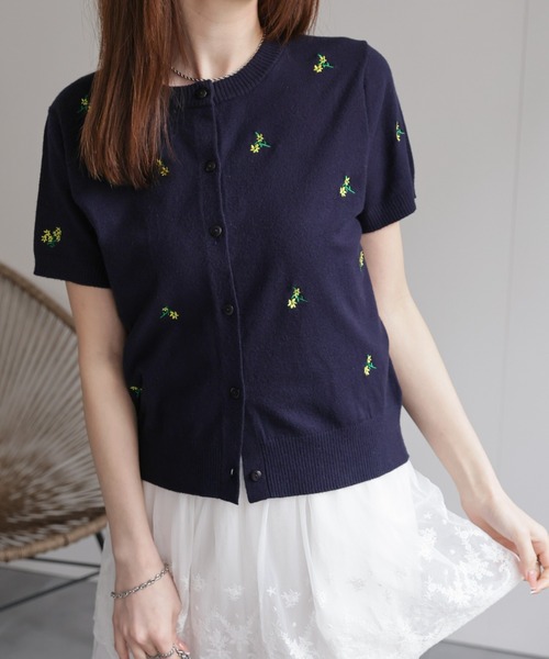 sakishimatokyo（サキシマトーキョー）の「フラワー刺しゅう ハーフスリーブカーディガン/花柄（カーディガン/ボレロ・レディース・グレー/グレイッシュベージュ/アイボリー/ネイビー・FREE）」の18枚目の写真