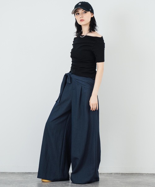 ANAP（アナップ）の「ドレープネック アシンメトリー オフショル トップス（Tシャツ/カットソー・レディース・グレー/ブラック/ホワイト・FREE）」の15枚目の写真