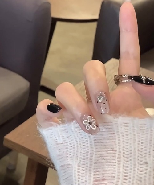 shoppinggo（ショッピングゴー）の「ネイルチップ ショート キラキラ（ネイルシール/ネイルチップ・レディース・ブラック×ベージュ・FREE）」の7枚目の写真