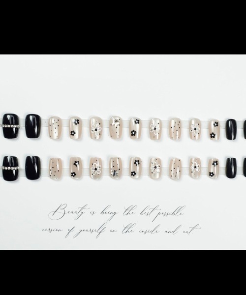 shoppinggo（ショッピングゴー）の「ネイルチップ ショート キラキラ（ネイルシール/ネイルチップ・レディース・ブラック×ベージュ・FREE）」の8枚目の写真