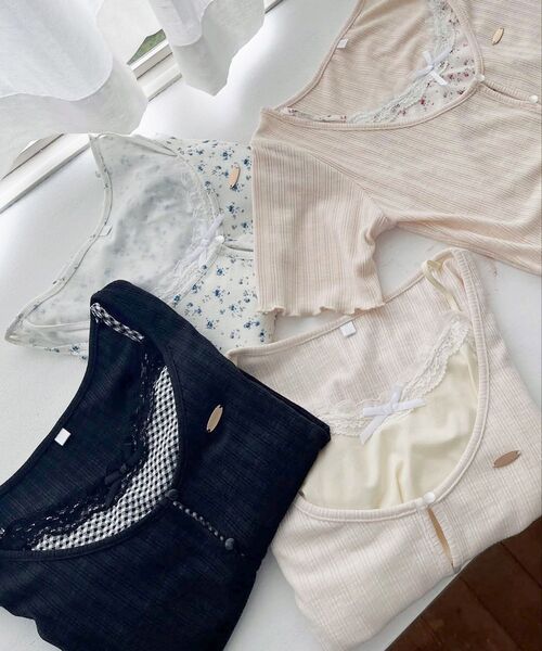 MAJESTIC LEGON（マジェスティックレゴン）の「キャミレイヤードライク半袖トップス（Tシャツ/カットソー・レディース・アイボリー/ブラック系その他/ホワイト系その他2/ピンク系その他2/ブルー系その他2・MEDIUM）」の20枚目の写真