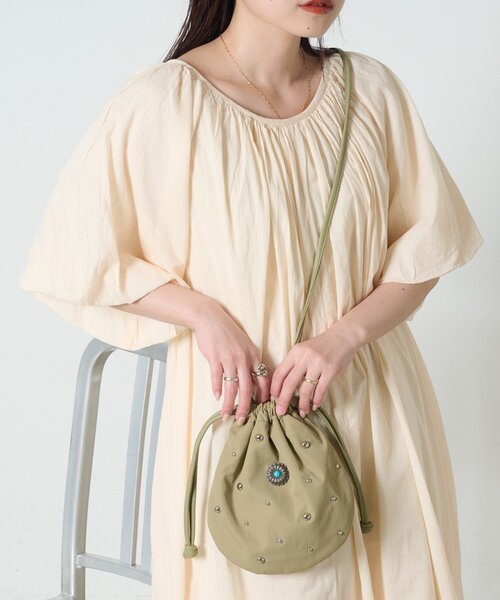 CIAOPANIC TYPY（チャオパニックティピー）の「スタッズ付き巾着BAG（ハンドバッグ・レディース・オレンジ/ブラック/カーキ・ONE SIZE）」の5枚目の写真