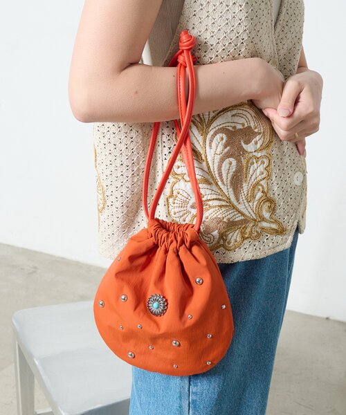CIAOPANIC TYPY（チャオパニックティピー）の「スタッズ付き巾着BAG（ハンドバッグ・レディース・オレンジ/ブラック/カーキ・ONE SIZE）」の10枚目の写真