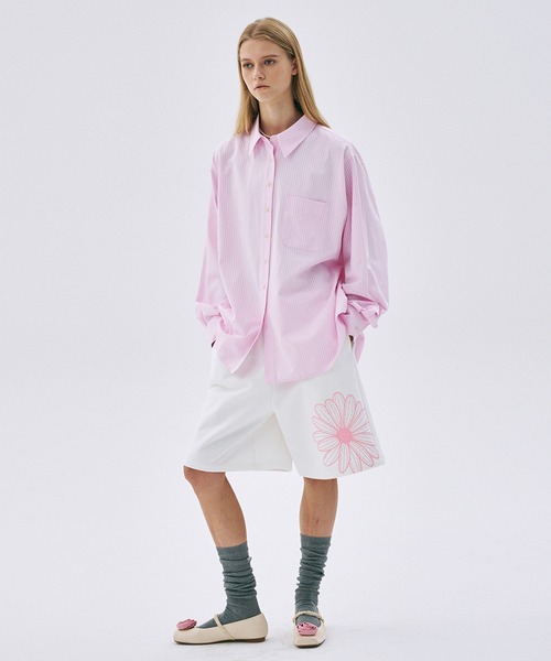 Mardi Mercredi(マルディメクルディ)の「COTTON OVERSIZED SHIRT STRIPE / コットン オーバーサイズ シャツ ストライプ(シャツ/ブラウス・レディース・ライトブルー/ピンク・FREE)」の13枚目の写真