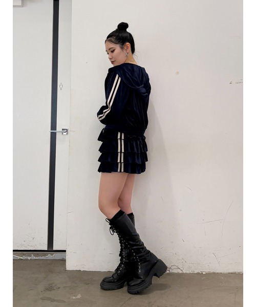 jouetie（ジュエティ）の「ベロアラインティアードミニスカート【セットアップ対応】冬服（スカート・レディース・ネイビー/ブラウン/グレー/ブラック・MEDIUM）」の8枚目の写真