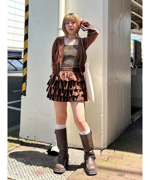 jouetie（ジュエティ）の「ベロアラインティアードミニスカート【セットアップ対応】冬服（スカート・レディース・ネイビー/ブラウン/グレー/ブラック・MEDIUM）」の10枚目の写真