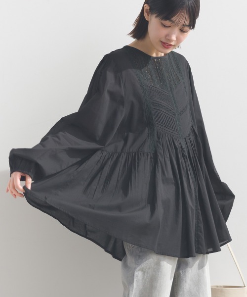 OMNES（オムネス）の「コットンボイルレース切り替えプルオーバーブラウス（シャツ/ブラウス・レディース・ベージュ/ホワイト/ブルー/ブラック・FREE）」の6枚目の写真