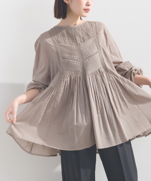 OMNES（オムネス）の「コットンボイルレース切り替えプルオーバーブラウス（シャツ/ブラウス・レディース・ベージュ/ホワイト/ブルー/ブラック・FREE）」の12枚目の写真