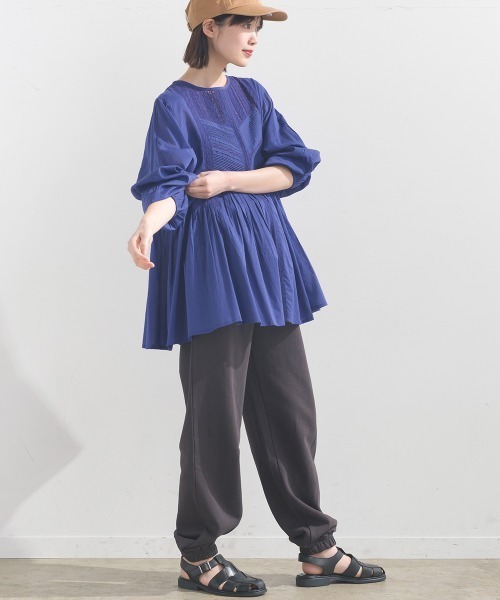 OMNES（オムネス）の「コットンボイルレース切り替えプルオーバーブラウス（シャツ/ブラウス・レディース・ベージュ/ホワイト/ブルー/ブラック・FREE）」の20枚目の写真