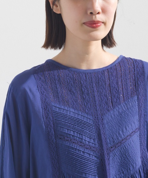 OMNES（オムネス）の「コットンボイルレース切り替えプルオーバーブラウス（シャツ/ブラウス・レディース・ベージュ/ホワイト/ブルー/ブラック・FREE）」の21枚目の写真