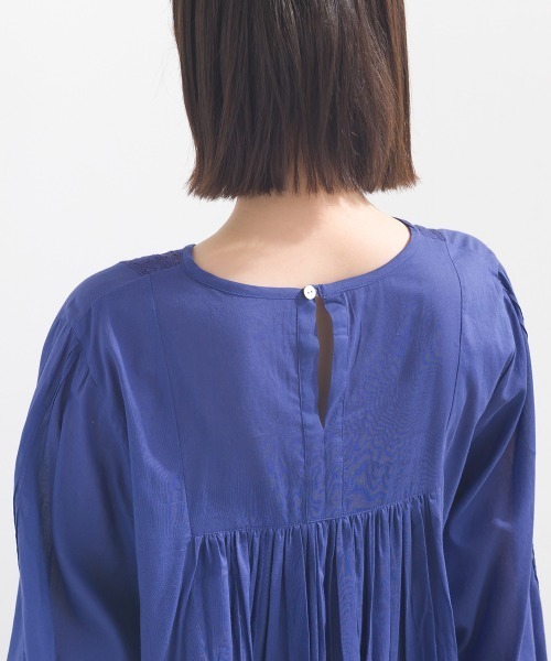 OMNES（オムネス）の「コットンボイルレース切り替えプルオーバーブラウス（シャツ/ブラウス・レディース・ベージュ/ホワイト/ブルー/ブラック・FREE）」の22枚目の写真