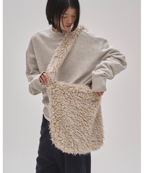 TODAYFUL 新品✨Volume Fur ショルダーバッグ(ベージュ) Volume Fur Shoulderbag（ショルダーバッグ）｜TODAYFUL（トゥデイフル