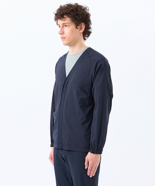 MACKINTOSH PHILOSOPHY（ﾏｯｷﾝﾄｯｼｭ ﾌｨﾛｿﾌｨｰ）の「ナイロンミニリップ パッカブルカーディガン（カーディガン/ボレロ・メンズ・ダークネイビー・38/40）」の6枚目の写真