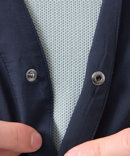 MACKINTOSH PHILOSOPHY（ﾏｯｷﾝﾄｯｼｭ ﾌｨﾛｿﾌｨｰ）の「ナイロンミニリップ パッカブルカーディガン（カーディガン/ボレロ・メンズ・ダークネイビー・38/40）」の9枚目の写真