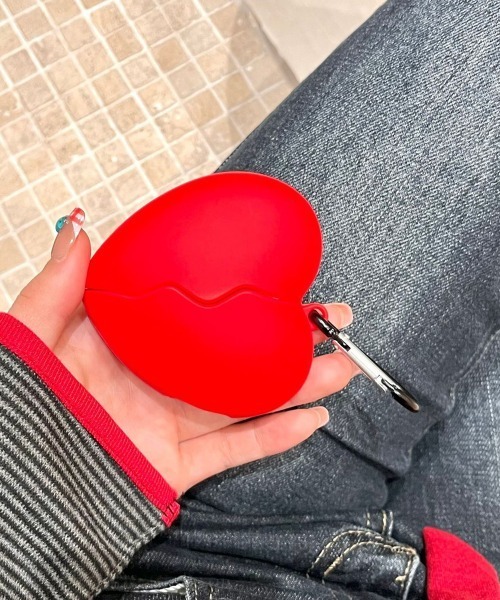 Fun & Daily（ファンアンドデイリー）の「Silicon Heart AirPods4 Case / エアポッズ４（ヘッドフォン/イヤホン・レディース・レッド・FREE）」の7枚目の写真