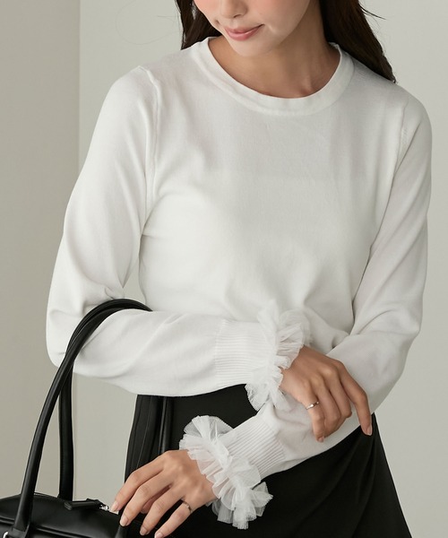 Cherir Mignon(シェリルミニョン)の「【Cherir Mignon】袖チュールフリルニットプルオーバー(ニット/セーター・レディース・ブラック/アイボリー・FREE)」の4枚目の写真