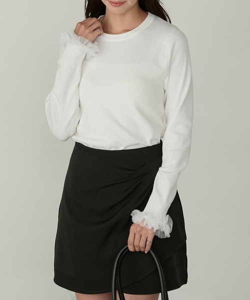 Cherir Mignon(シェリルミニョン)の「【Cherir Mignon】袖チュールフリルニットプルオーバー(ニット/セーター・レディース・ブラック/アイボリー・FREE)」の5枚目の写真