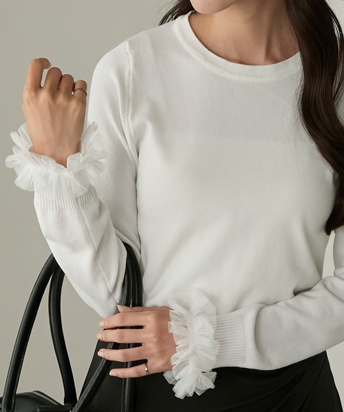 Cherir Mignon(シェリルミニョン)の「【Cherir Mignon】袖チュールフリルニットプルオーバー(ニット/セーター・レディース・ブラック/アイボリー・FREE)」の3枚目の写真