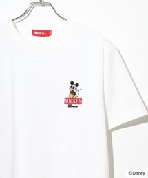 Disney（ディズニー）の「ATELANE ANTIBAL Disney ミッキーマウス ワンポイント刺繍ベーシックサイズTEE（Tシャツ/カットソー）」