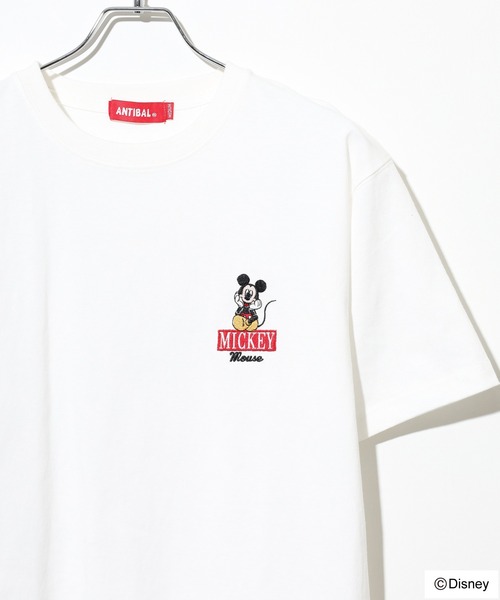 Disney(ディズニー)の「ATELANE ANTIBAL Disney ミッキーマウス ワンポイント刺繍ベーシックサイズTEE(Tシャツ/カットソー・メンズ・ピンク/ベージュ/ネイビー/ホワイト系1/ホワイト系2/ホワイト系3/グレー/ブラック・L/M/XL)」の3枚目の写真
