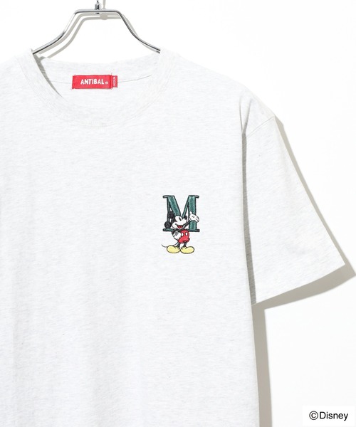 Disney(ディズニー)の「ATELANE ANTIBAL Disney ミッキーマウス ワンポイント刺繍ベーシックサイズTEE(Tシャツ/カットソー・メンズ・ピンク/ベージュ/ネイビー/ホワイト系1/ホワイト系2/ホワイト系3/グレー/ブラック・L/M/XL)」の4枚目の写真