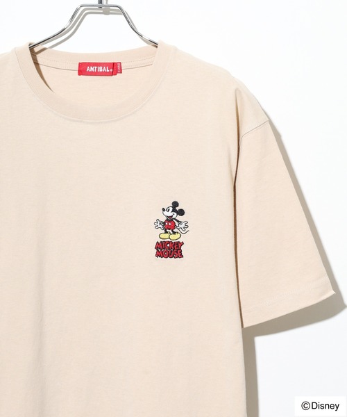 Disney(ディズニー)の「ATELANE ANTIBAL Disney ミッキーマウス ワンポイント刺繍ベーシックサイズTEE(Tシャツ/カットソー・メンズ・ピンク/ベージュ/ネイビー/ホワイト系1/ホワイト系2/ホワイト系3/グレー/ブラック・L/M/XL)」の6枚目の写真