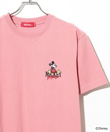 Disney（ディズニー）の「ATELANE ANTIBAL Disney ミッキーマウス ワンポイント刺繍ベーシックサイズTEE（Tシャツ/カットソー）」