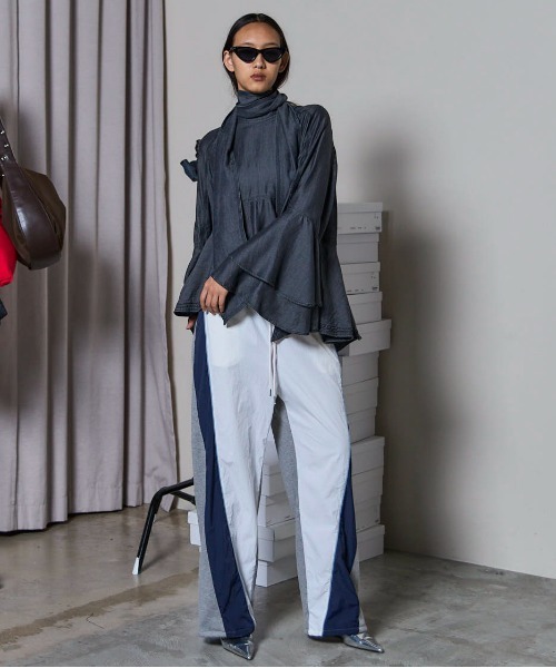 MAISON SPECIAL（メゾンスペシャル）の「Nylon Docking Jersey Pants/ナイロンドッキングジャージパンツ（スウェットパンツ・レディース・レッド/アイボリー/ブラック・38/36）」の4枚目の写真
