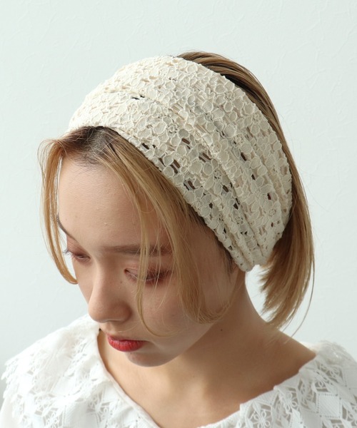Three Four Time（ｽﾘｰﾌｫｰﾀｲﾑ）の「レース幅広ターバン（ヘアバンド・レディース・アイボリー/ブラック・FREE）」の3枚目の写真