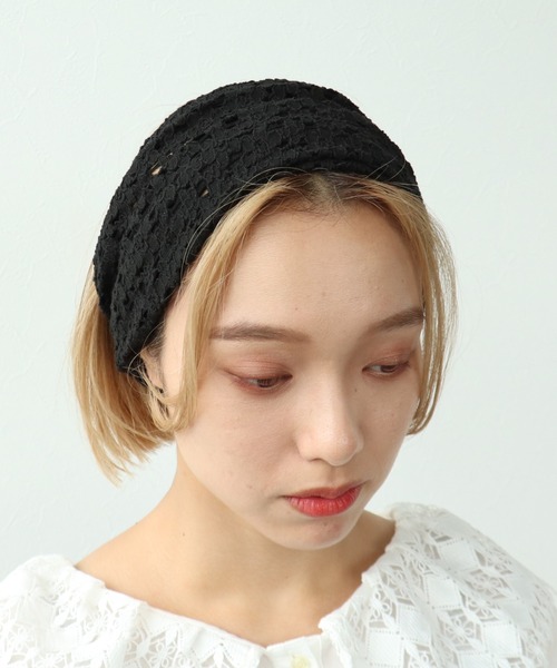 Three Four Time（ｽﾘｰﾌｫｰﾀｲﾑ）の「レース幅広ターバン（ヘアバンド・レディース・アイボリー/ブラック・FREE）」の4枚目の写真